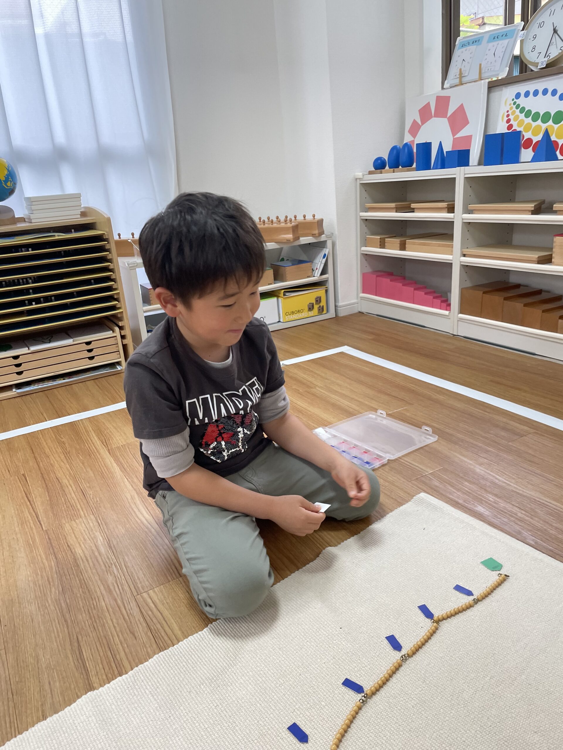 今月の「できた！」 1000の鎖 - SHINE Montessori